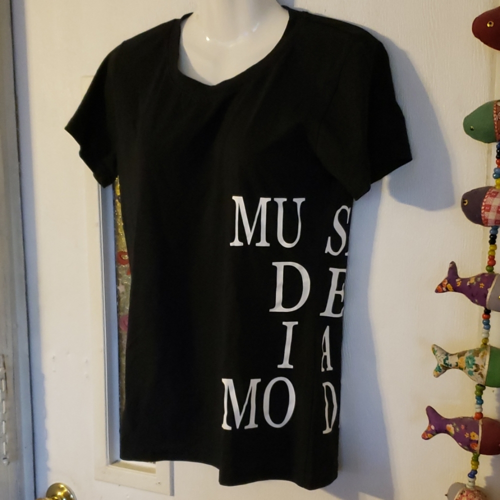 NEW Paris Museum tee -M/L